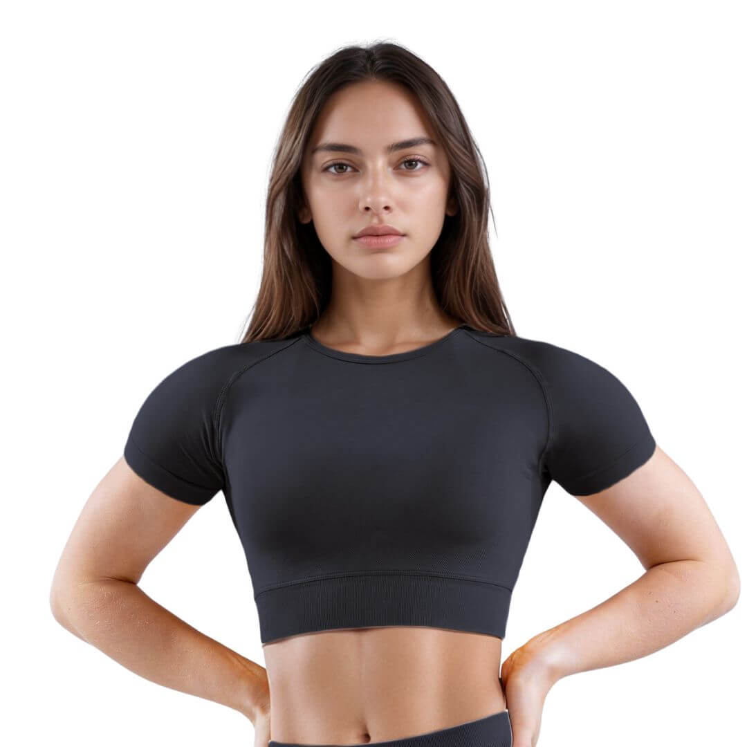 Curva Women's Sculpted Fit Seamless Sports Crop Top in Black – Stylish, Supportive Activewear for Gym, Running, and Yoga Sessions