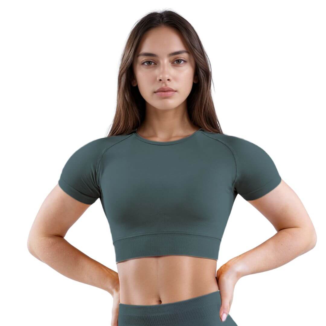 Curva Women's Sculpted Fit Seamless Sports Crop Top in Teal – High-Performance, Breathable Activewear for Yoga, Running, and Gym Workouts
