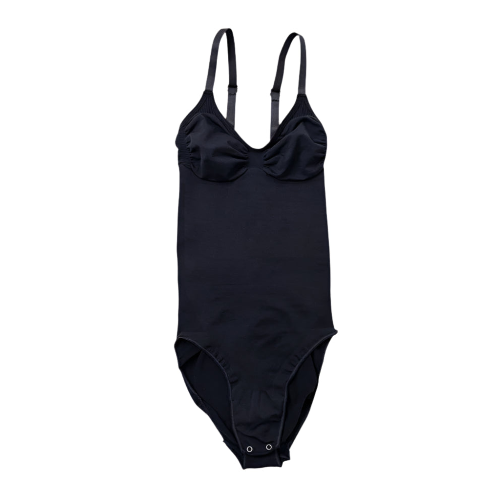 Bodysuits BodySculpt Seamless Shaper | Bodysuit Brief Curva Color: Black Size: XS/S ₱1599.00 Body Sculpting,Body Sculpting & Confidence Boost,Butt-Lifting Shapewear,Casual & Everyday Comfort,Firm Compression,Layering Basics,Minimalist Wardrobe,Packable Es
