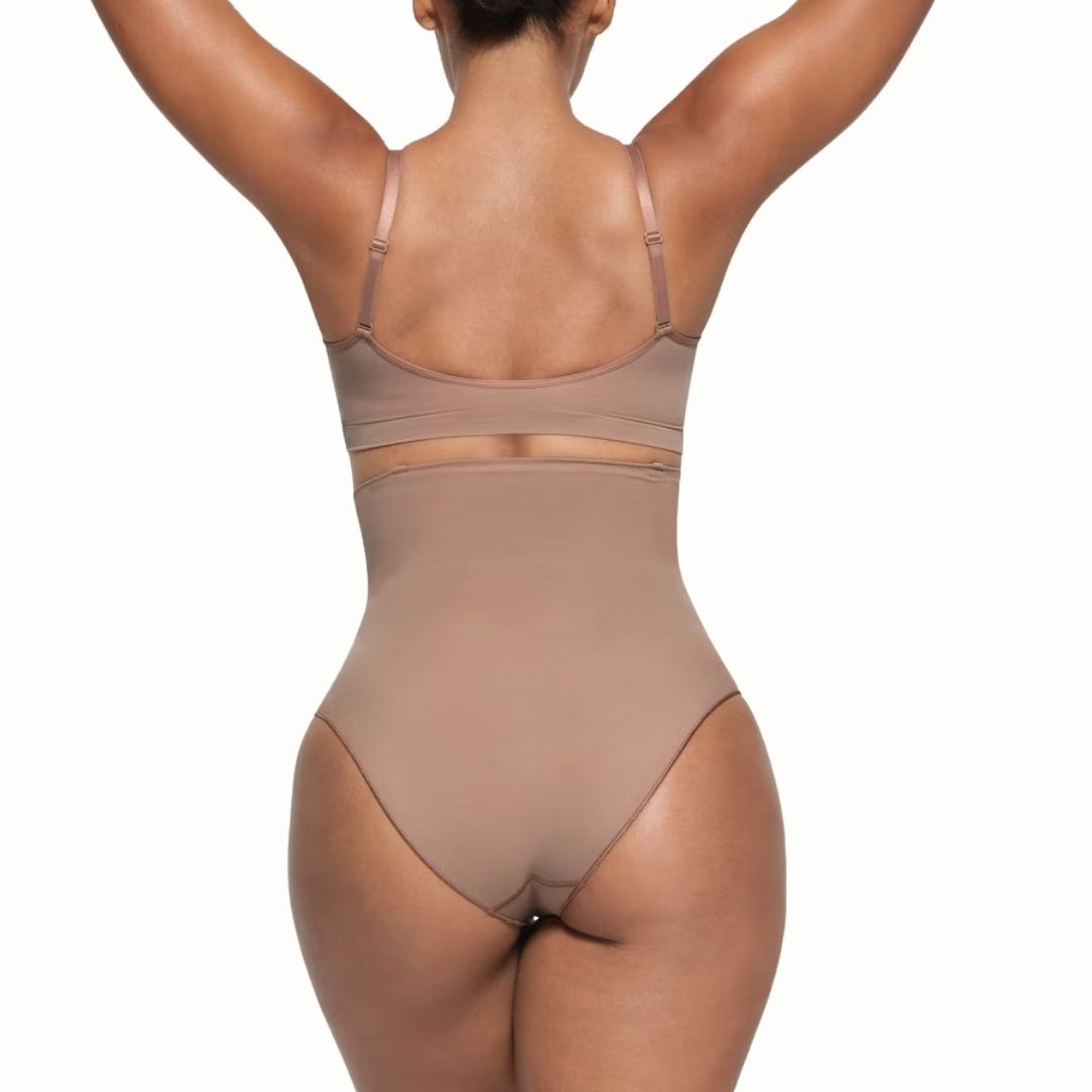 Curva High-Waisted Tummy Control Seamless Sculpting Brief in Beige – Invisible, Smoothing Shapewear for Women’s Dresses, Everyday Wear, and Postpartum Support