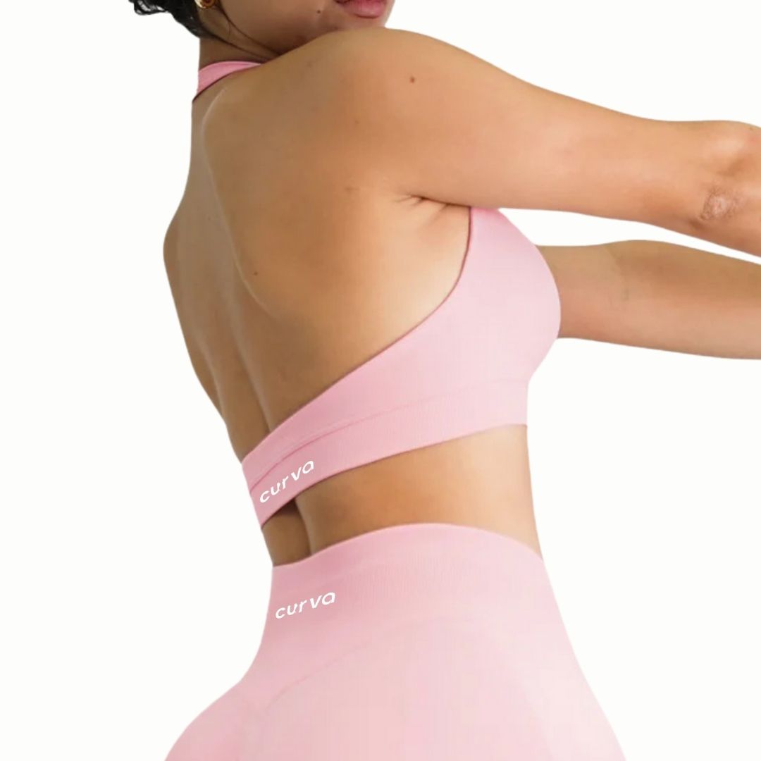 Curva Sculpted Fit Seamless Halter Sports Bra in Pink – High-Neck, Wire-Free, Breathable Activewear for Women’s Yoga, Pilates, and Everyday Athleisure