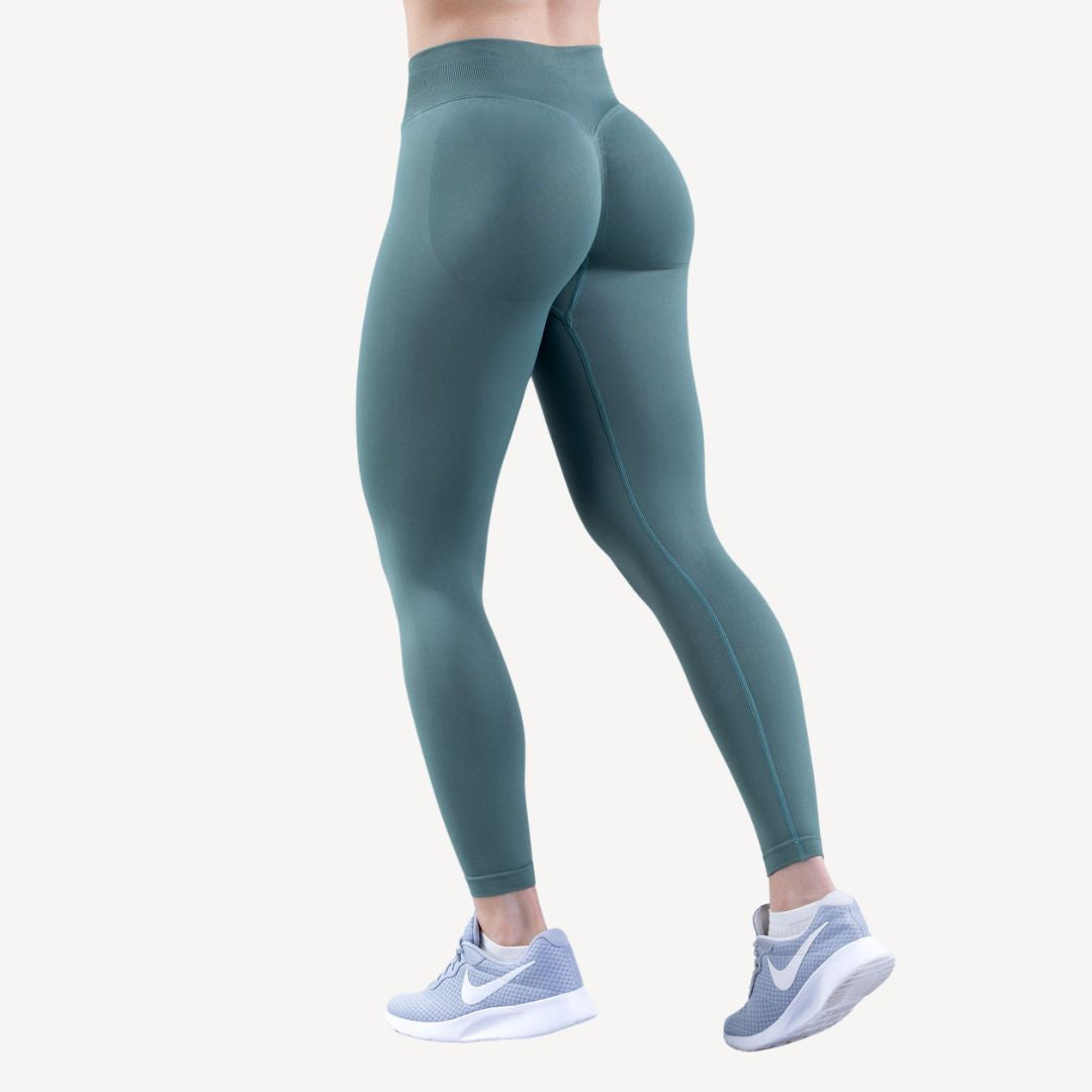 Curva Sculpted Fit Seamless Leggings in Green Teal – High-Waisted, Compression Fit, Squat-Proof Activewear for Women’s Gym, Yoga, and Everyday Training